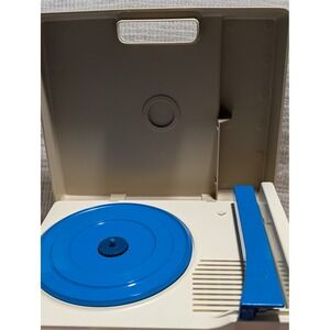 1978 Fisher Price 825 Record Player Toy Portable Kids Music 33 45 RPM